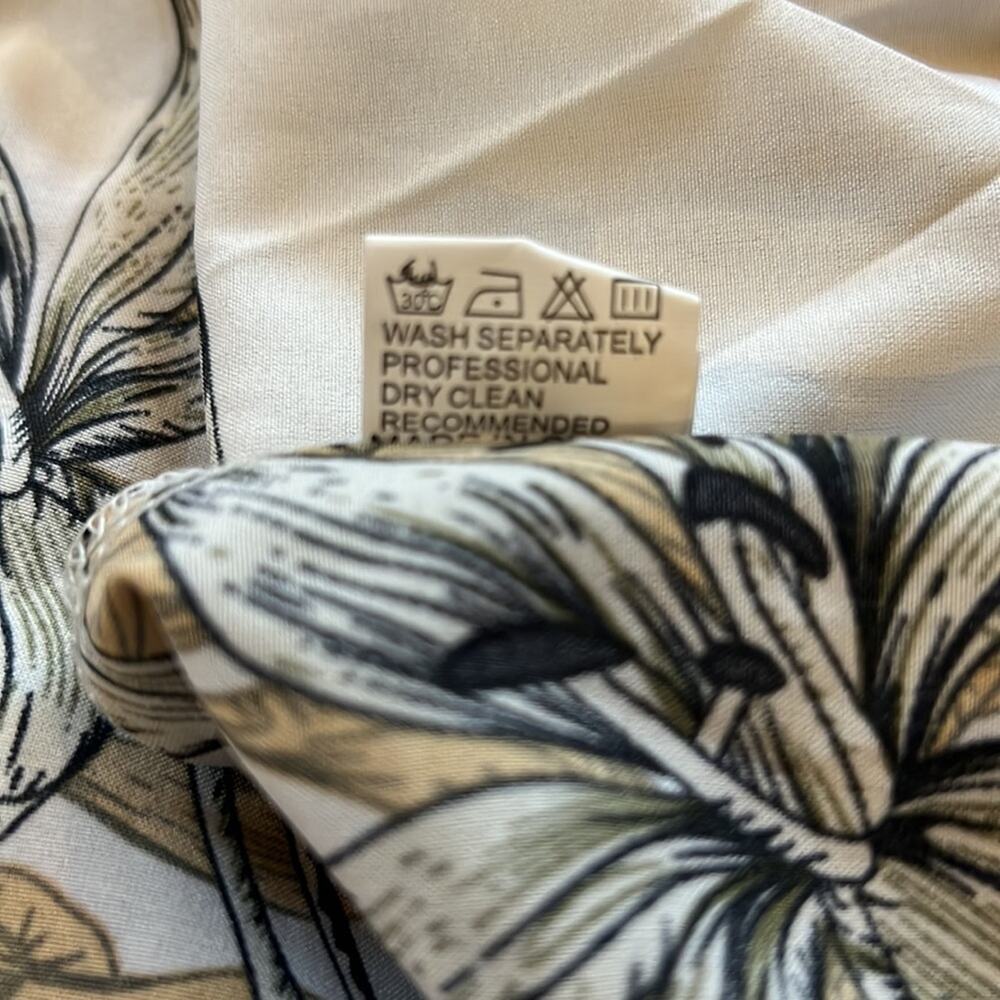 HIKA Floral and Butterflies MIDI Dress - NWT - Size M - Picture 13 of 13